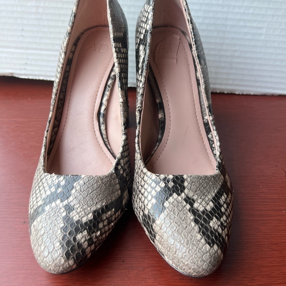 AD Daughters Snake Print Chunky‎ Heel Pumps Women's Size 6 Beige Black